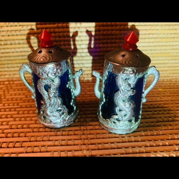 Vintage Cobalt Blue Glass Silver Dragon Shakers Occupied Japan - Picture 6 of 16